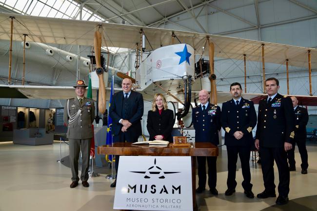 Visita del Presidente Meloni al Museo dell’Aeronautica Militare di Vigna di Valle