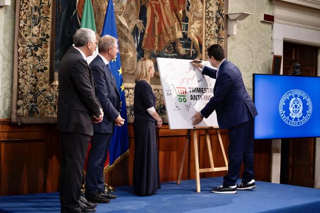 Firma del Patto Anti-Inflazione