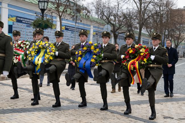 Cerimonia della deposizione di corone di fiori al Muro del Ricordo