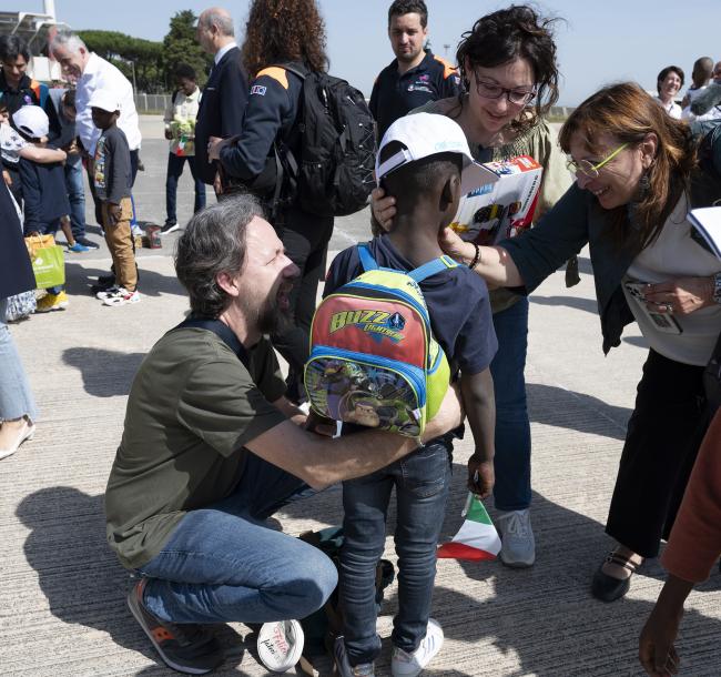 L'arrivo dei bambini haitiani adottati