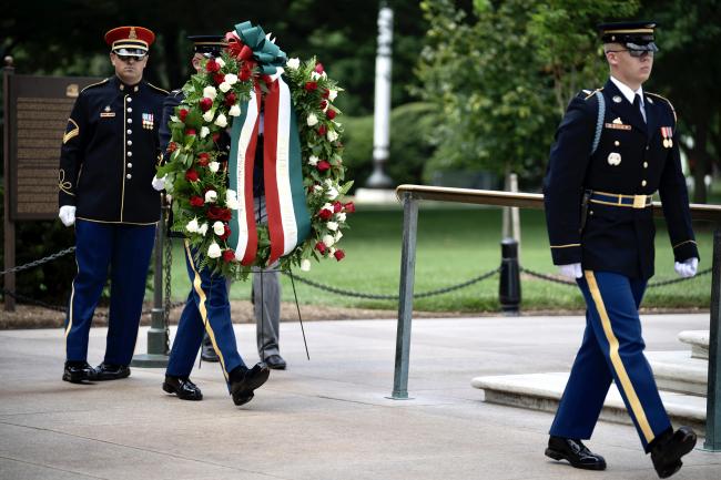 President Meloni visits Arlington National Cemetery