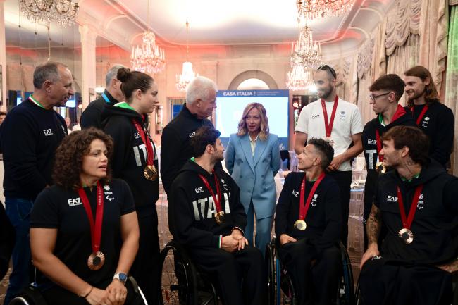 Il Presidente Meloni visita Casa Italia